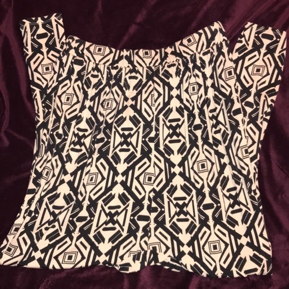 2/$15 or 3/$20 Forever 21 patterned harem pants - Picture 5 of 7